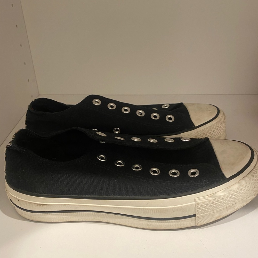 Low top platform converse with leopard detail, needs laces